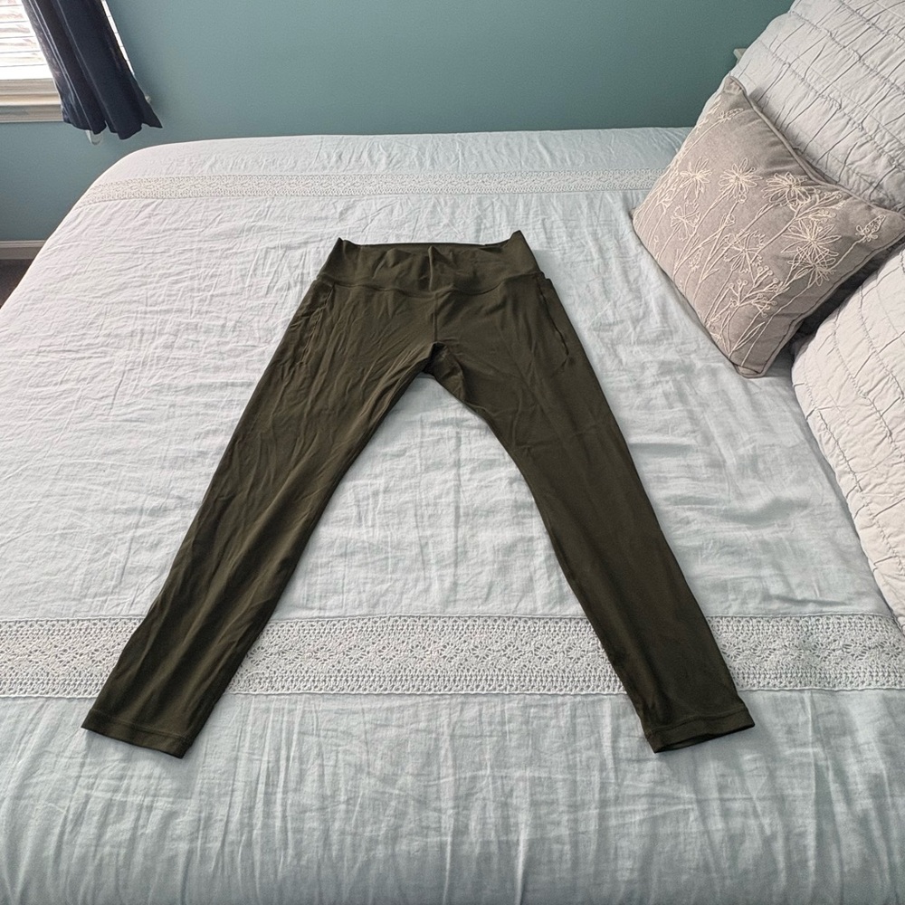 Athleta Sage Green Activewear Pants